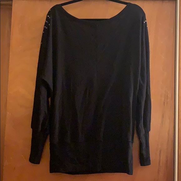 Black sweater - Picture 2 of 3